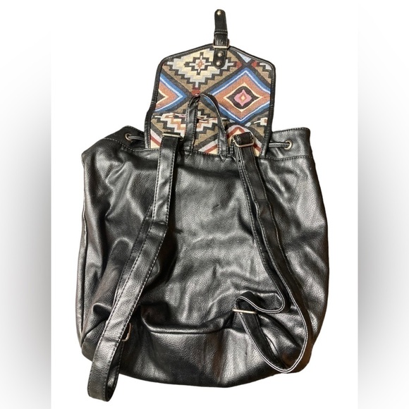 Aztec Print Drawstring Snap Closure Backapack - Picture 4 of 15